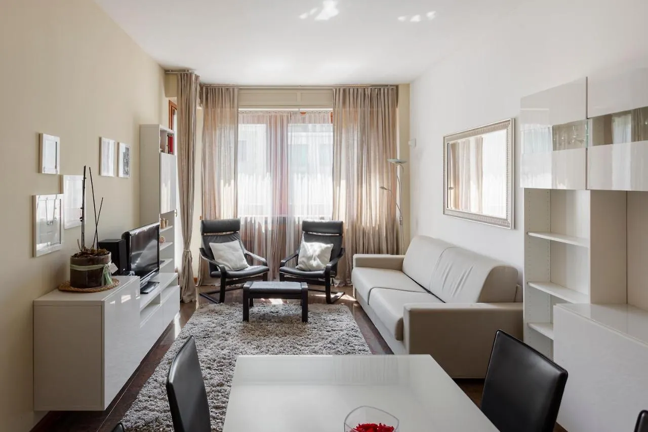 Beautiful Apartment Next To Sempione And City Life - Viale Teodorico Milano Italia
