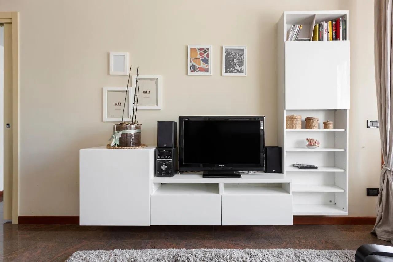 Beautiful Apartment Next To Sempione And City Life - Viale Teodorico Milano Italia