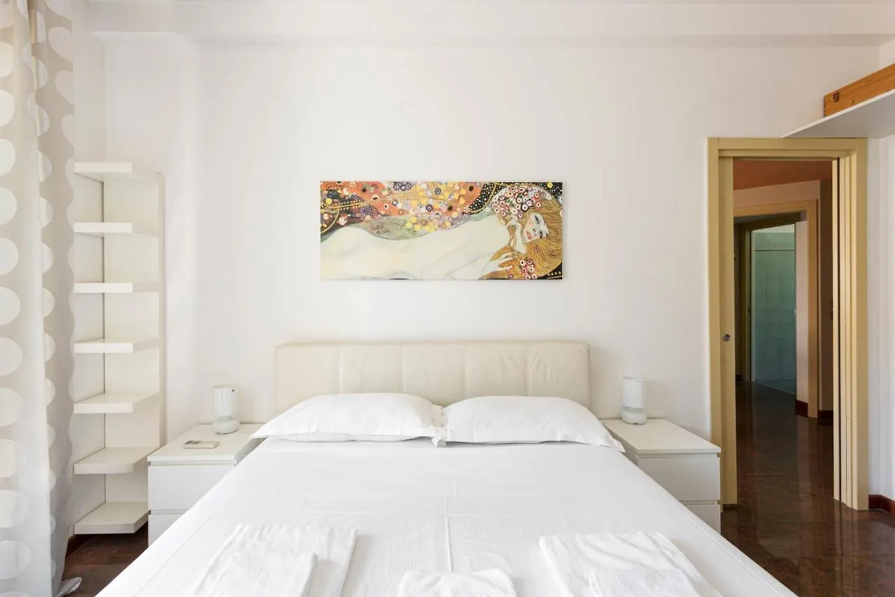 Beautiful Apartment Next To Sempione And City Life - Viale Teodorico Milano