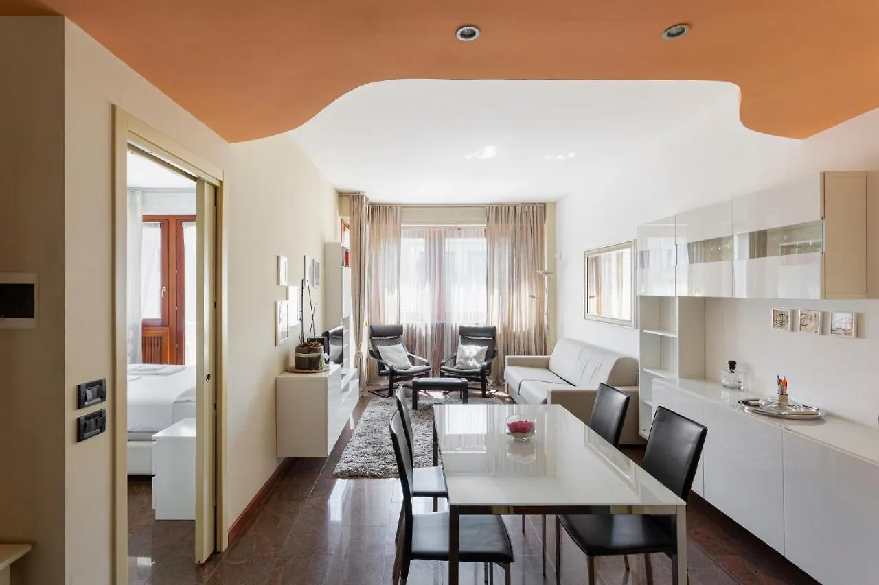 Beautiful Apartment Next To Sempione And City Life - Viale Teodorico Μιλάνο